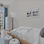 2Br Flat In The Heart Of South Kensington